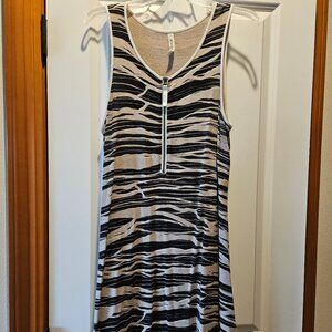 Kenzie, pieces Large, sleeveless casual dress